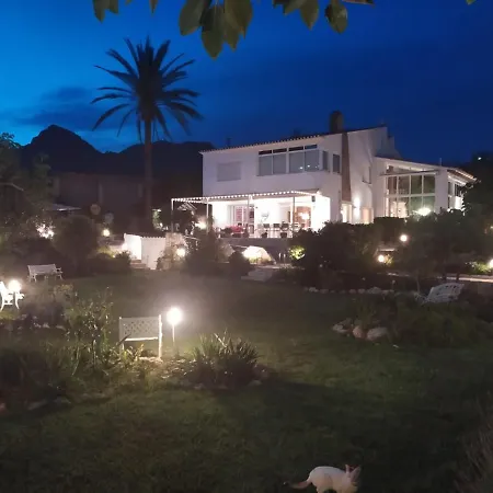 Berg & Zon Πανσιόν 4*