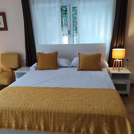 Πανσιόν Berg & Zon 4*